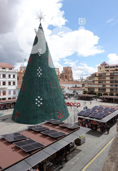 CUENCA-ARBOL NAVIDAD-PANELES SOLARES