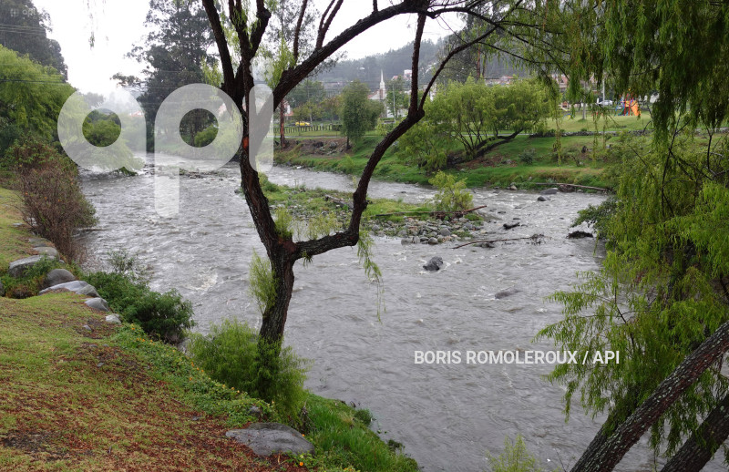 CUENCA-LLUVIAS-RIO YANUNCAY