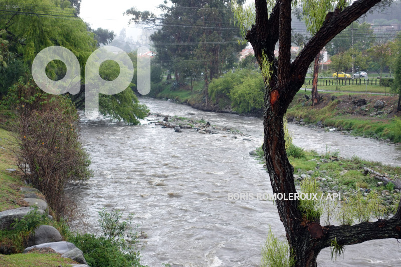 CUENCA-LLUVIAS-RIO YANUNCAY