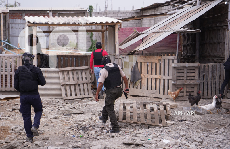 GYE-DESTRUCCION CASAS DELIA
