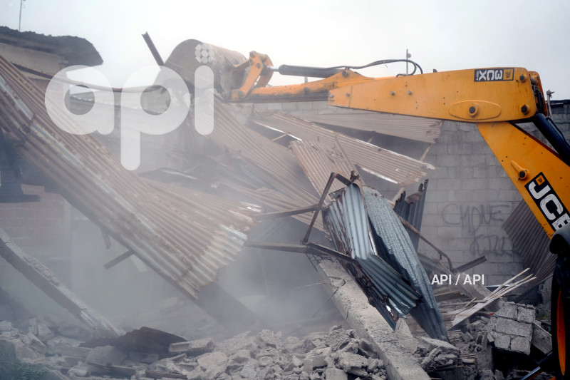 GYE-DESTRUCCION CASAS DELIA