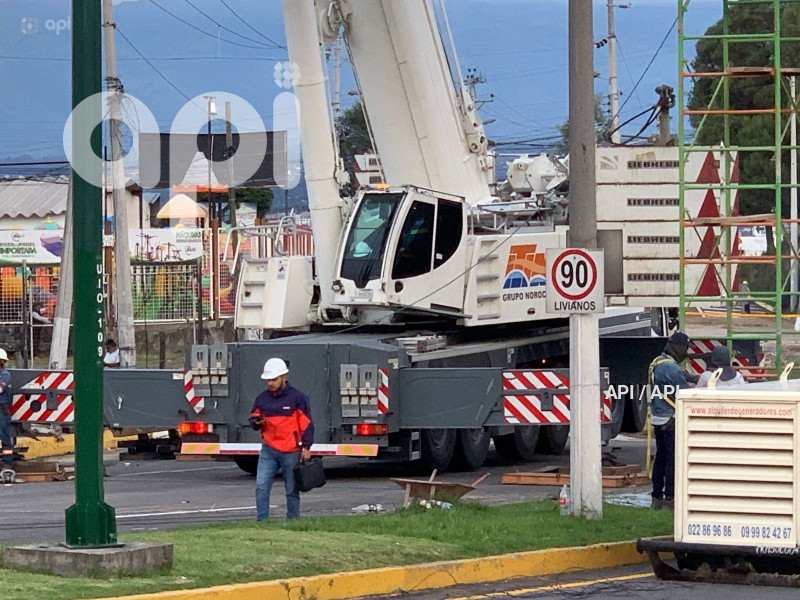COLOCACION PASO ELEVADO PUENTE 8 AUTOPISTA RUMIÑAHUI