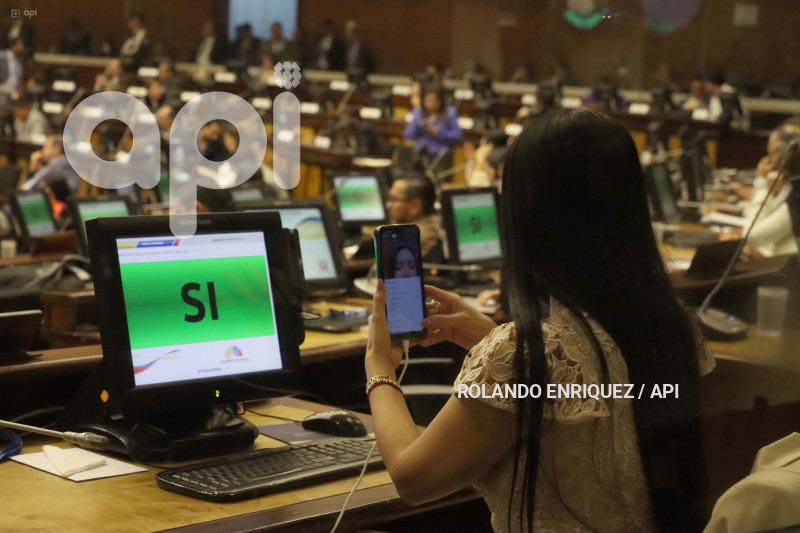 PLENO ASAMBLEA JUICIO POLITICO ARROBO