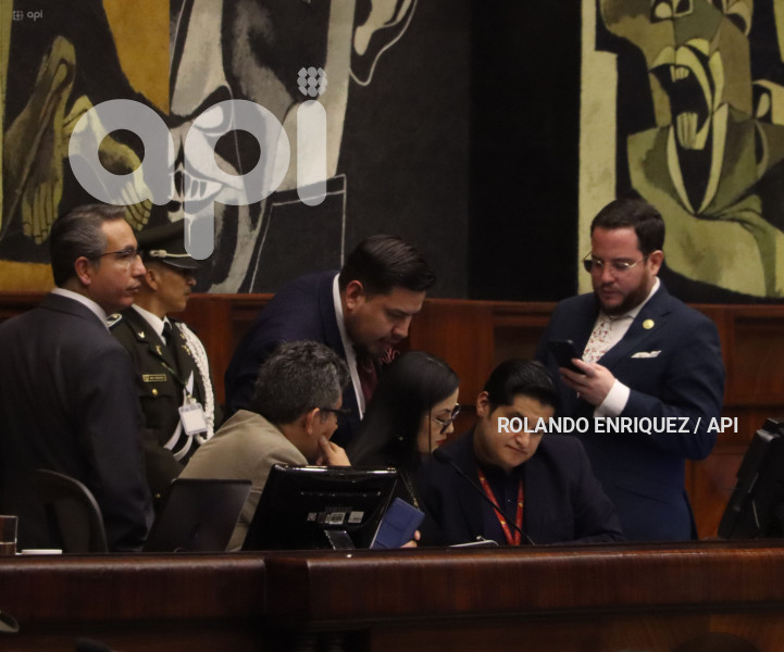 PLENO ASAMBLEA JUICIO POLITICO ARROBO