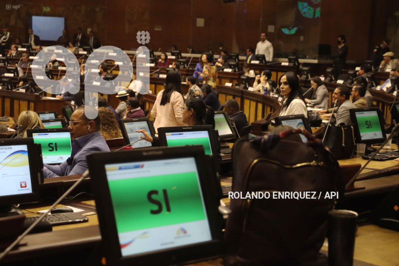 PLENO ASAMBLEA JUICIO POLITICO ARROBO
