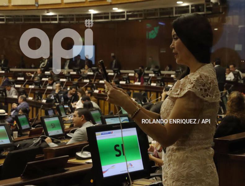 PLENO ASAMBLEA JUICIO POLITICO ARROBO