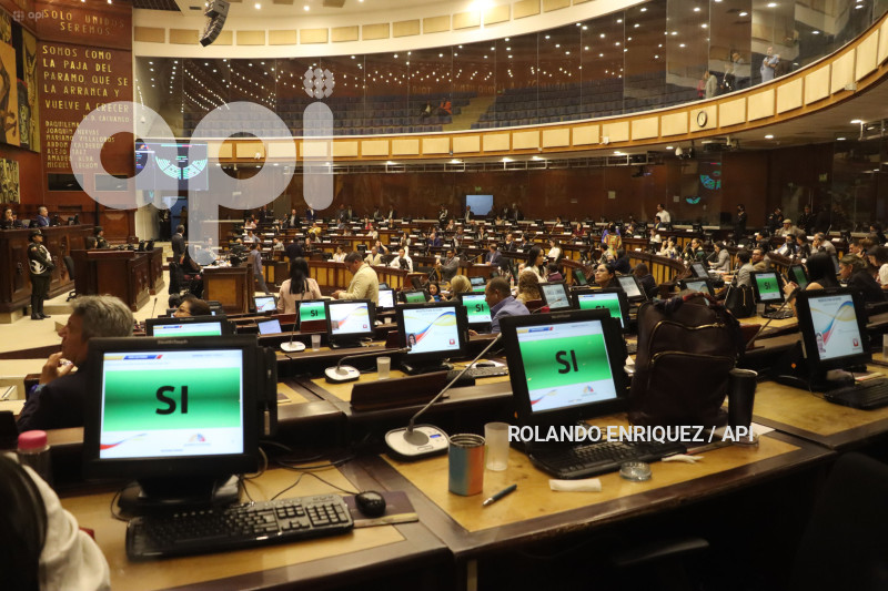PLENO ASAMBLEA JUICIO POLITICO ARROBO