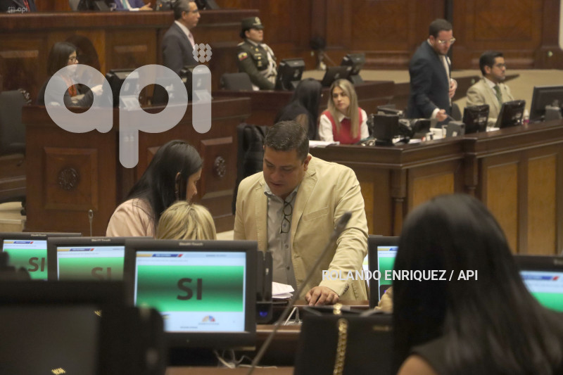 PLENO ASAMBLEA JUICIO POLITICO ARROBO