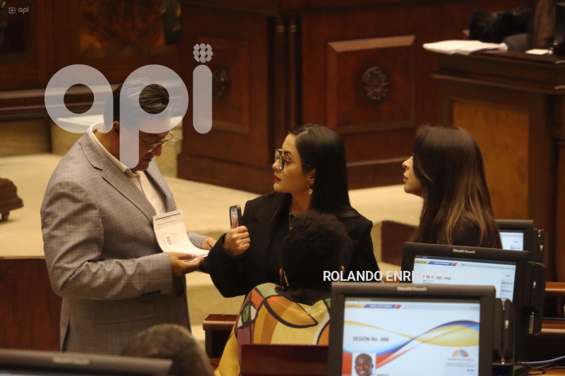 PLENO ASAMBLEA JUICIO POLITICO ARROBO