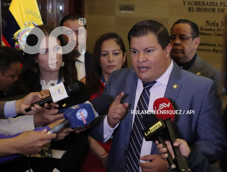 PLENO ASAMBLEA JUICIO POLITICO ARROBO