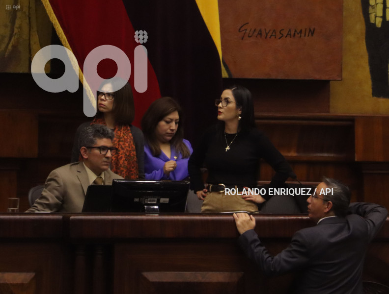 PLENO ASAMBLEA JUICIO POLITICO ARROBO