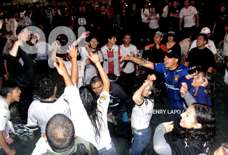 FBL-FESTEJOS-HINCHAS-LIGA-DE-QUITO