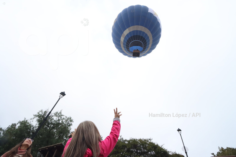 FESTIVAL-INTERNACIONAL-DEL-GLOBO-MITAD-MUNDO