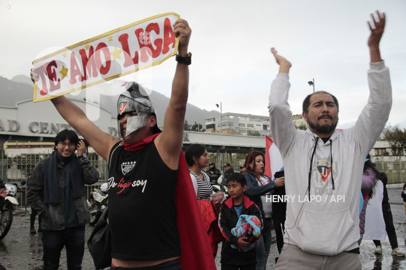 FBL-FESTEJOS-HINCHAS-LIGA-DE-QUITO