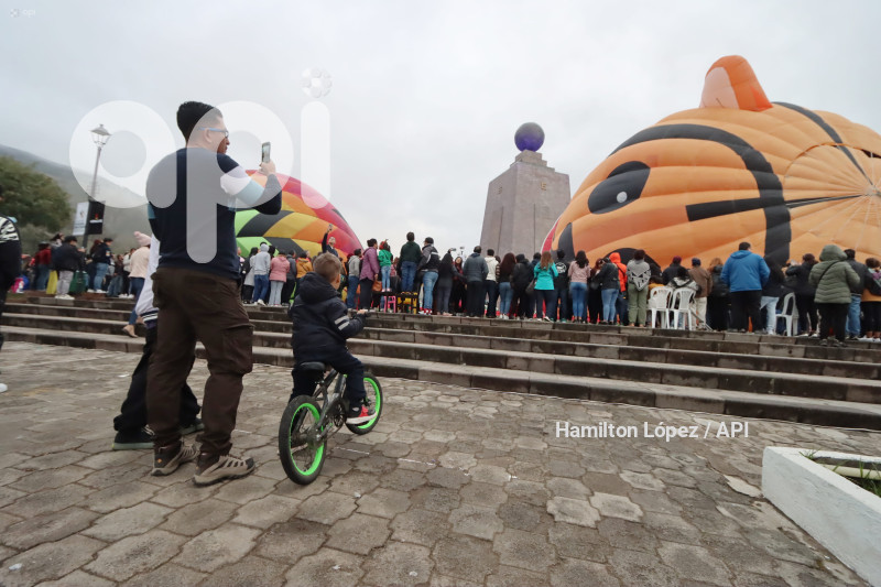 FESTIVAL-INTERNACIONAL-DEL-GLOBO-MITAD-MUNDO