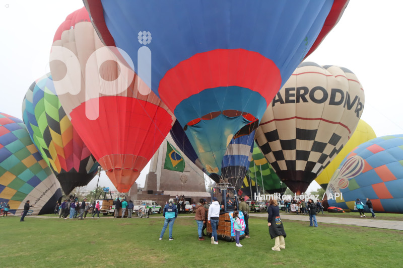 FESTIVAL-INTERNACIONAL-DEL-GLOBO-MITAD-MUNDO