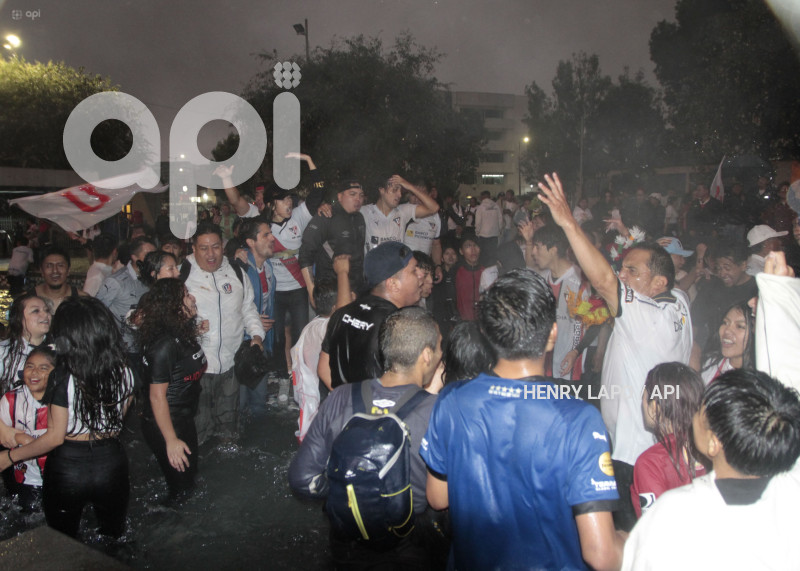 FBL-FESTEJOS-HINCHAS-LIGA-DE-QUITO