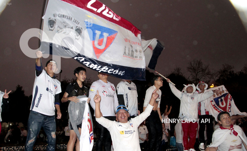FBL-FESTEJOS-HINCHAS-LIGA-DE-QUITO