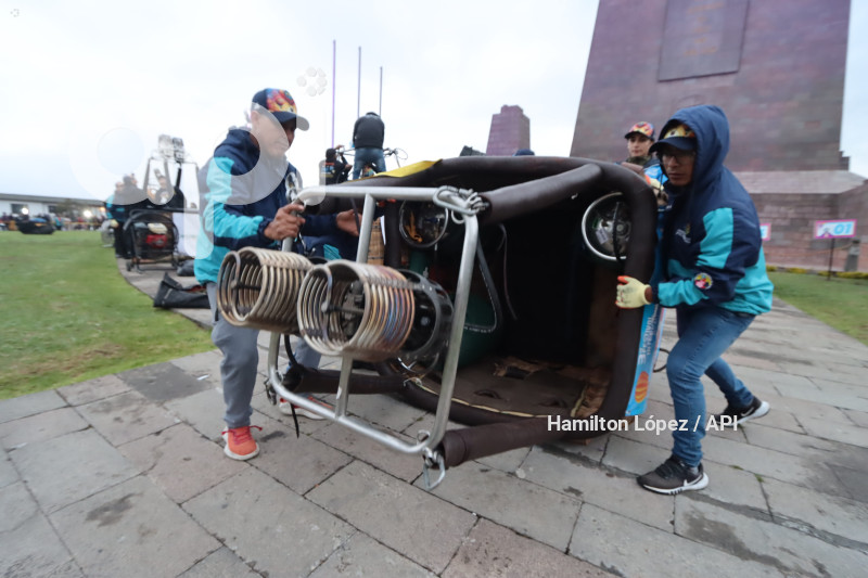FESTIVAL-INTERNACIONAL-DEL-GLOBO-MITAD-MUNDO