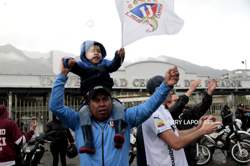 FBL-FESTEJOS-HINCHAS-LIGA-DE-QUITO