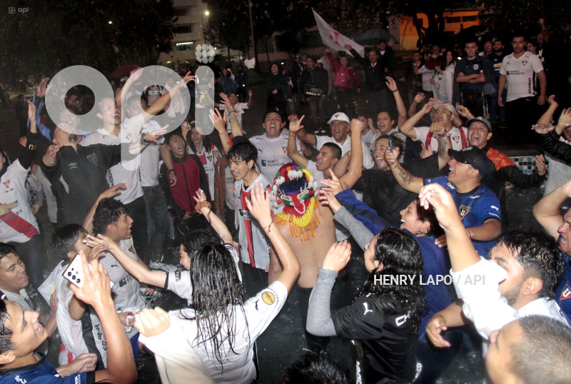 FBL-FESTEJOS-HINCHAS-LIGA-DE-QUITO