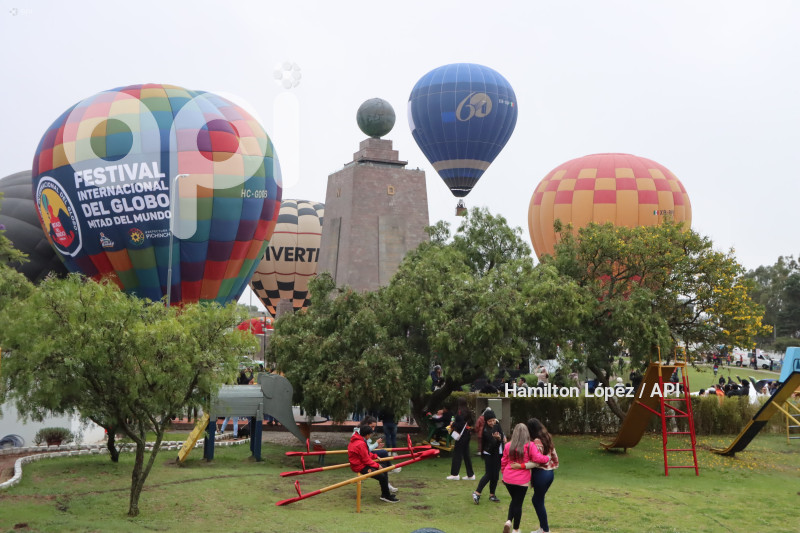 FESTIVAL-INTERNACIONAL-DEL-GLOBO-MITAD-MUNDO