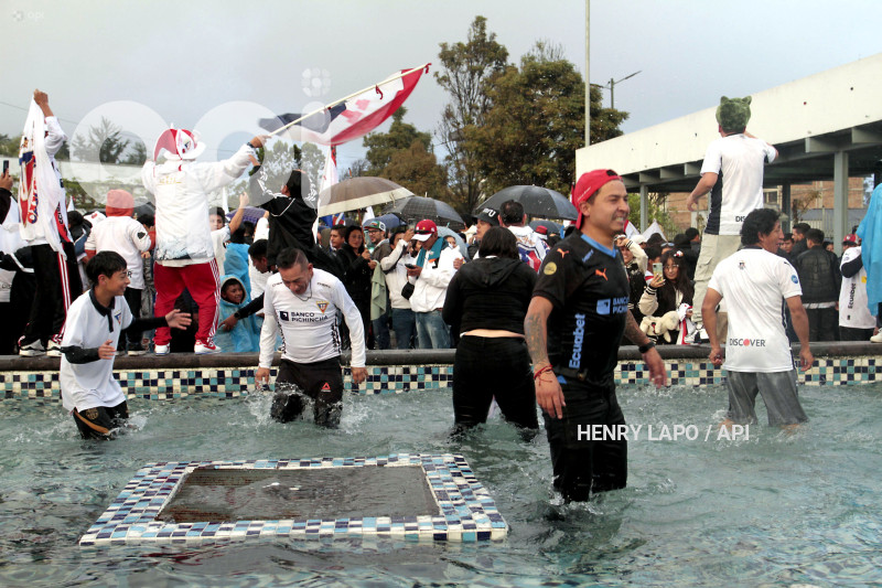 FBL-FESTEJOS-HINCHAS-LIGA-DE-QUITO