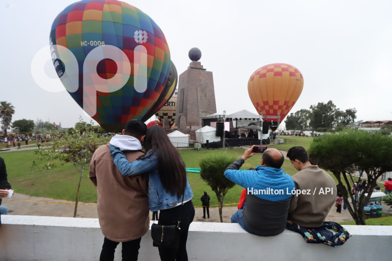 FESTIVAL-INTERNACIONAL-DEL-GLOBO-MITAD-MUNDO