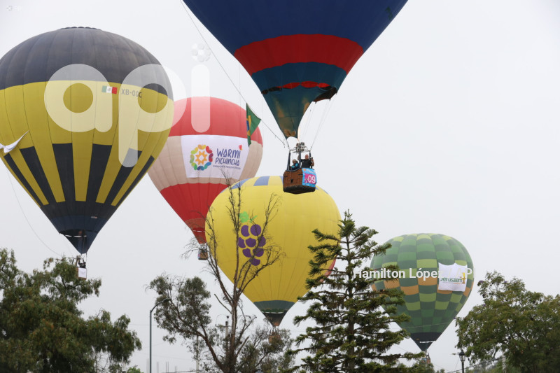 FESTIVAL-INTERNACIONAL-DEL-GLOBO-MITAD-MUNDO