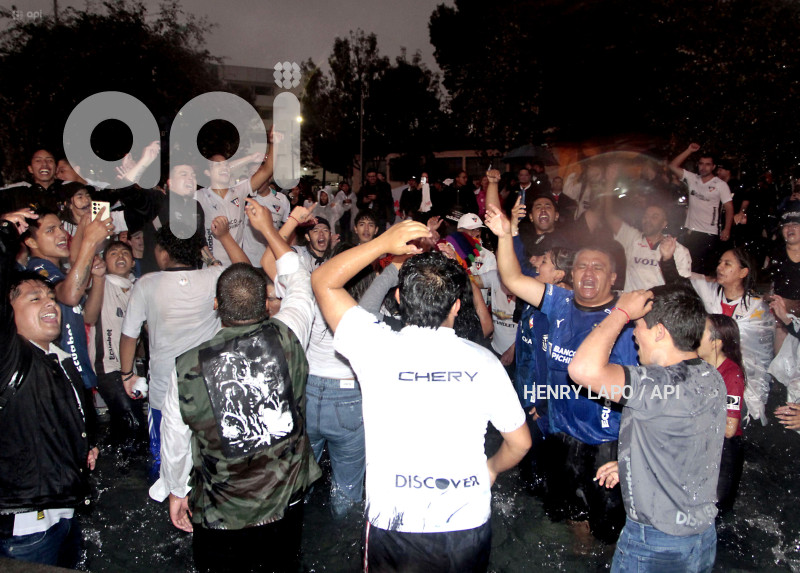 FBL-FESTEJOS-HINCHAS-LIGA-DE-QUITO