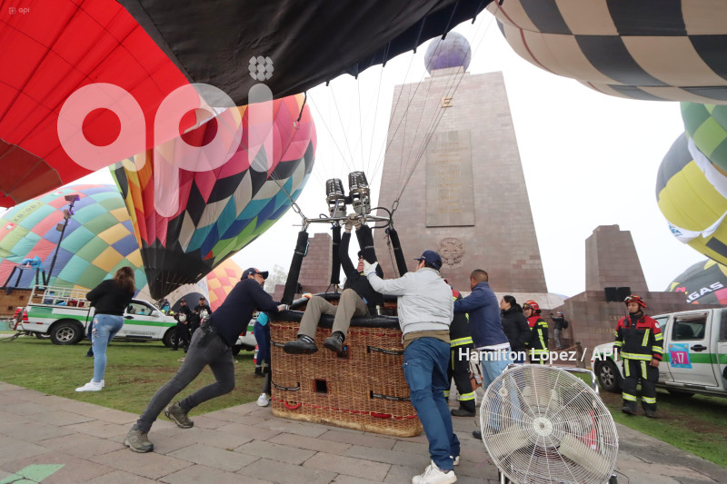 FESTIVAL-INTERNACIONAL-DEL-GLOBO-MITAD-MUNDO