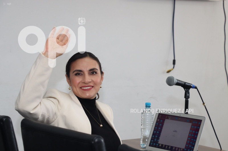 AUDIENCIA-VERONICA-ABAD