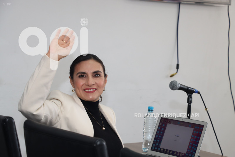 AUDIENCIA-VERONICA-ABAD