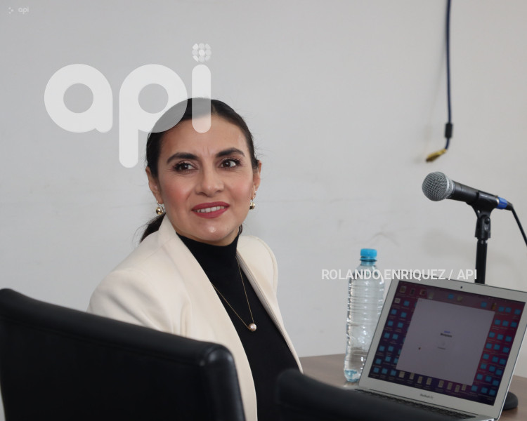 AUDIENCIA-VERONICA-ABAD
