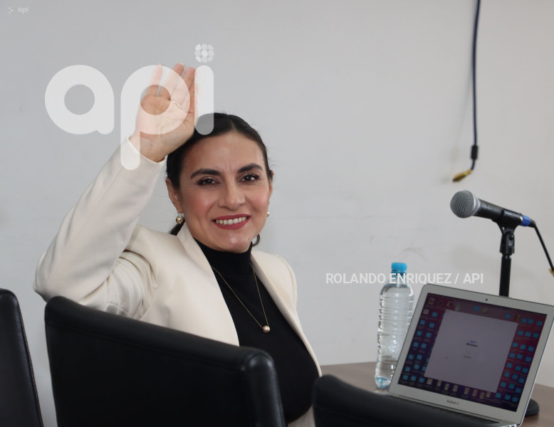 AUDIENCIA-VERONICA-ABAD