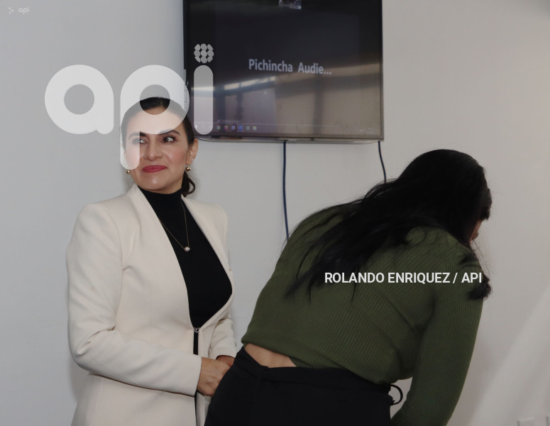 AUDIENCIA-VERONICA-ABAD