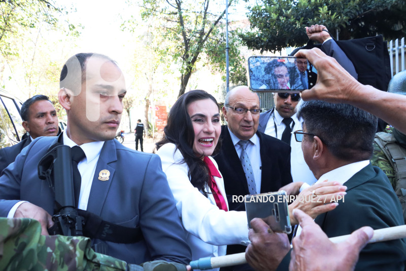 AUDIENCIA VERONICA ABAD