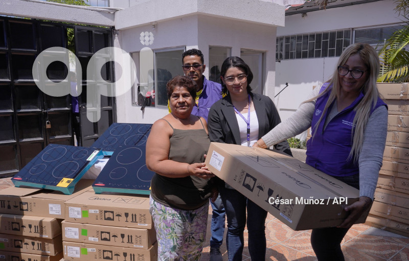 GYE-DONACION COCINAS INDUCCION