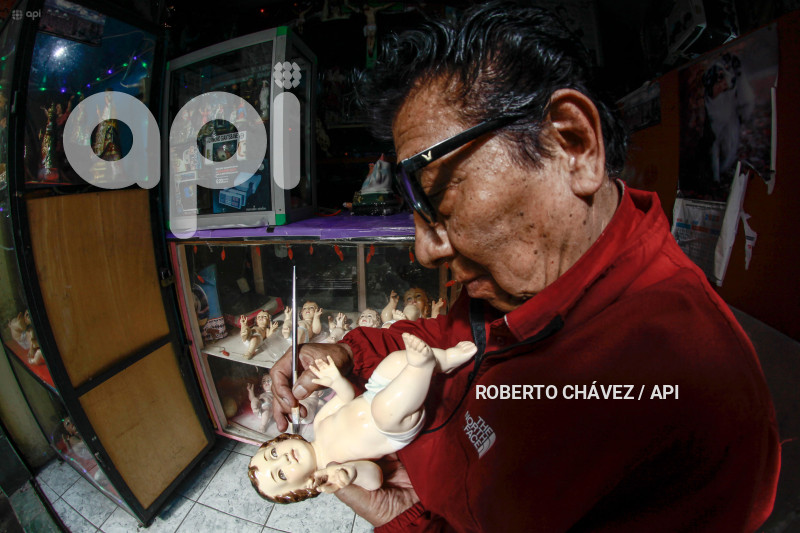 RAFAEL HEREDIA RESTAURADOR DE IMAGENES RELIGIOSAS