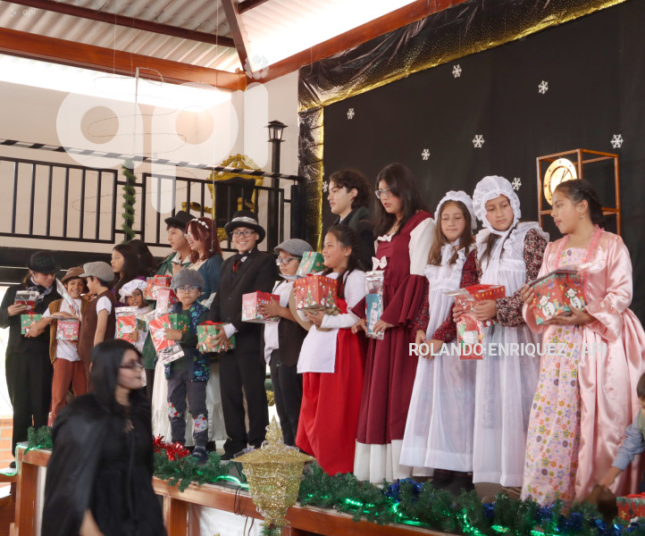 NINOS FESTEJOS NAVIDENOS