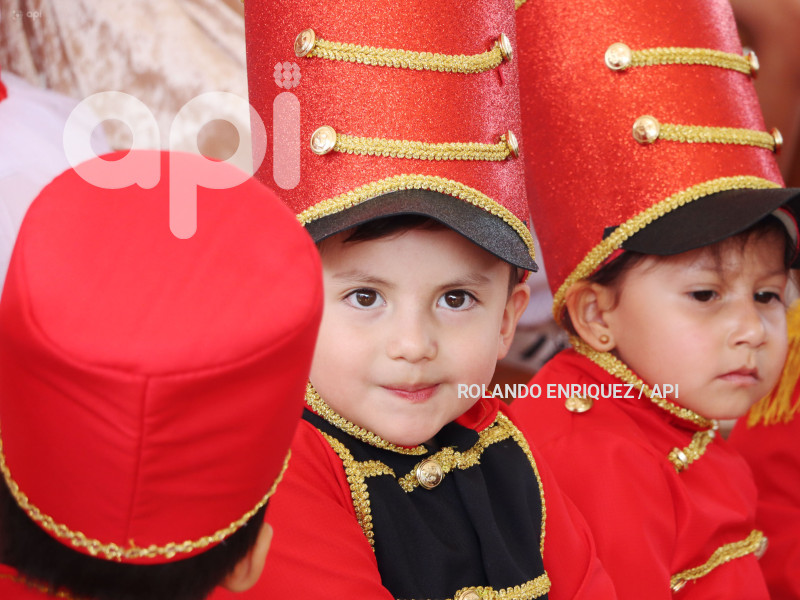 NINOS FESTEJOS NAVIDENOS