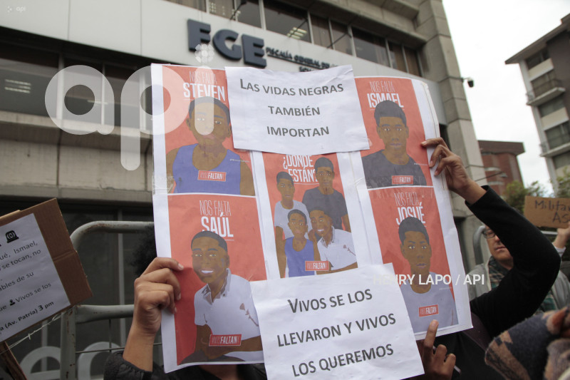 PLANTON-FAMILIARES-NIÑOS DESAPARECIDOS