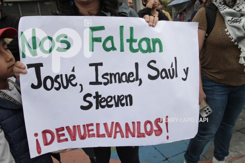 PLANTON-FAMILIARES-NIÑOS DESAPARECIDOS