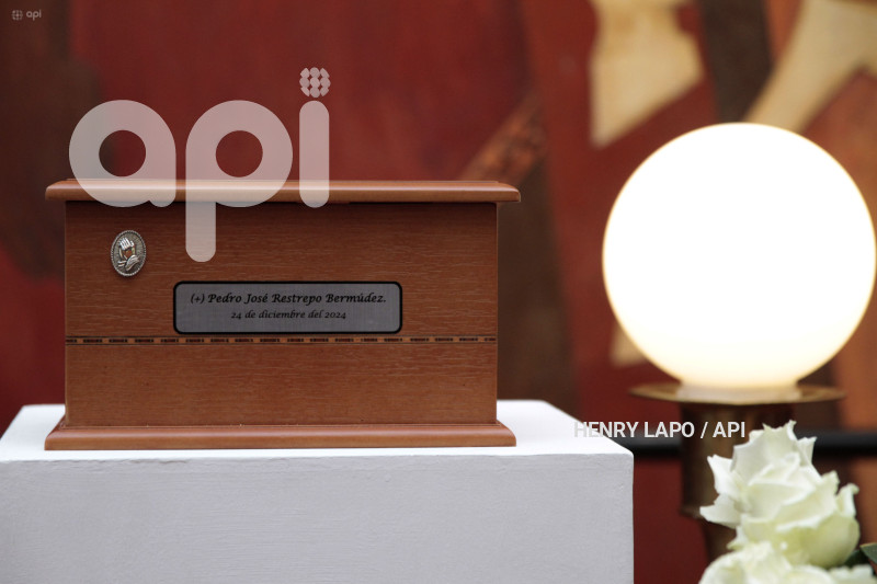 HOMENAJE-PEDRO RESTREPO