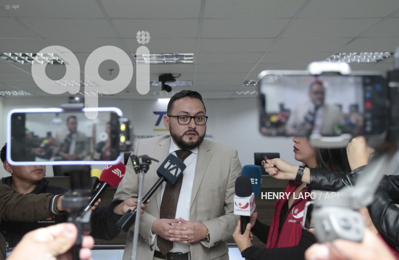 AUDIENCIA-EN CONTRA-VICEPRESIDENTA