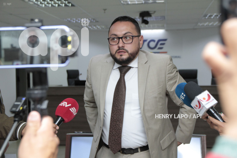 AUDIENCIA-EN CONTRA-VICEPRESIDENTA