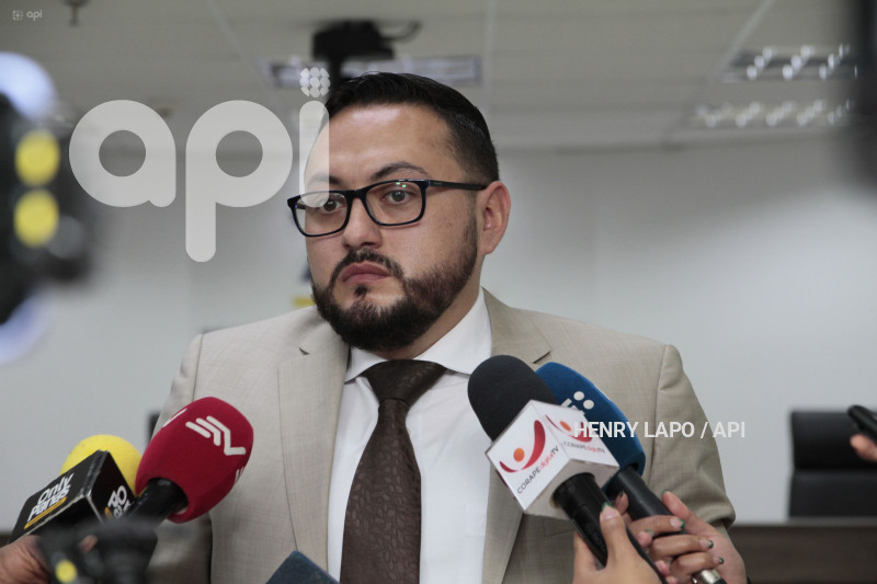 AUDIENCIA-EN CONTRA-VICEPRESIDENTA