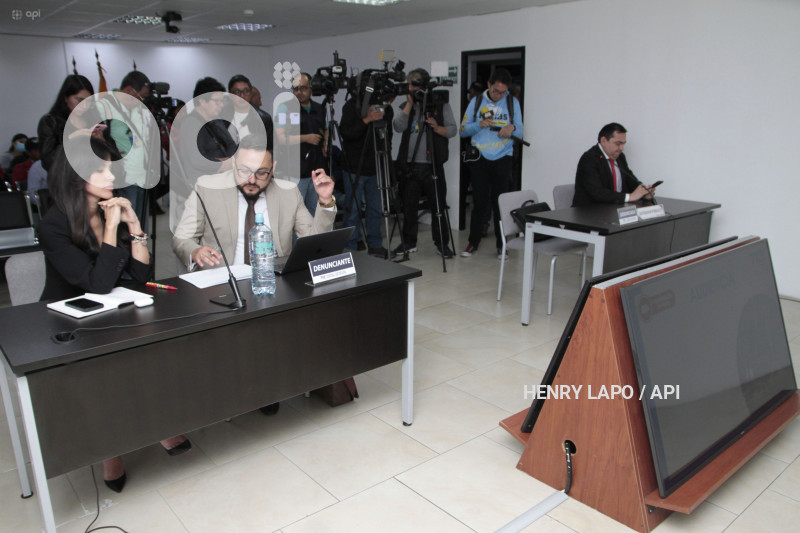 AUDIENCIA-EN CONTRA-VICEPRESIDENTA