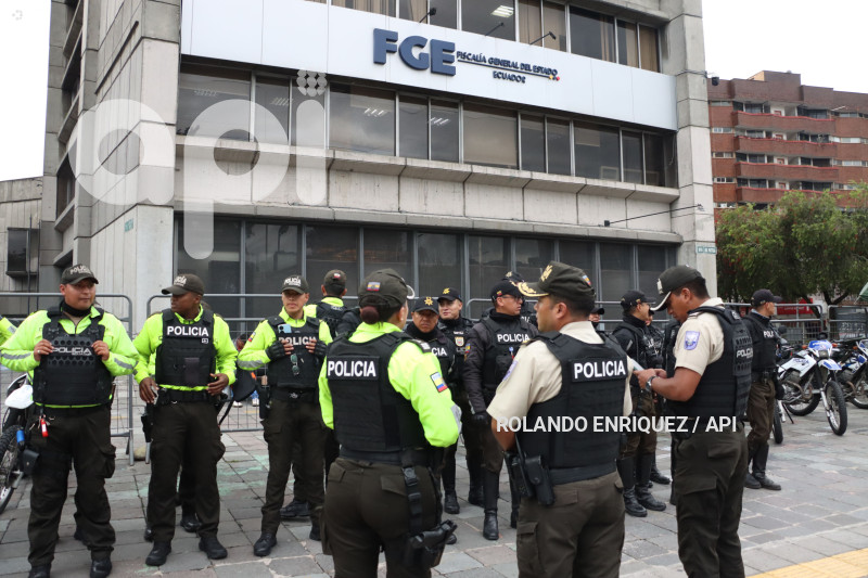PLANTON POR LOS CUATRO DE GUAYAQUIL