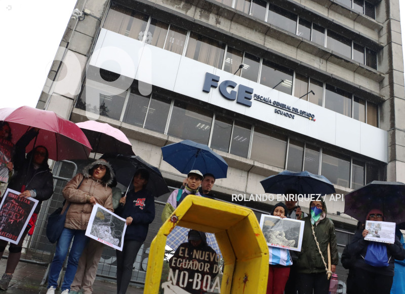 PLANTON POR LOS CUATRO DE GUAYAQUIL